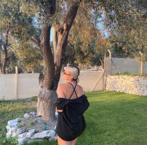 Çeşme Escort Bayan Aklınızı Başınızdan Almaya Otellere Geliyor